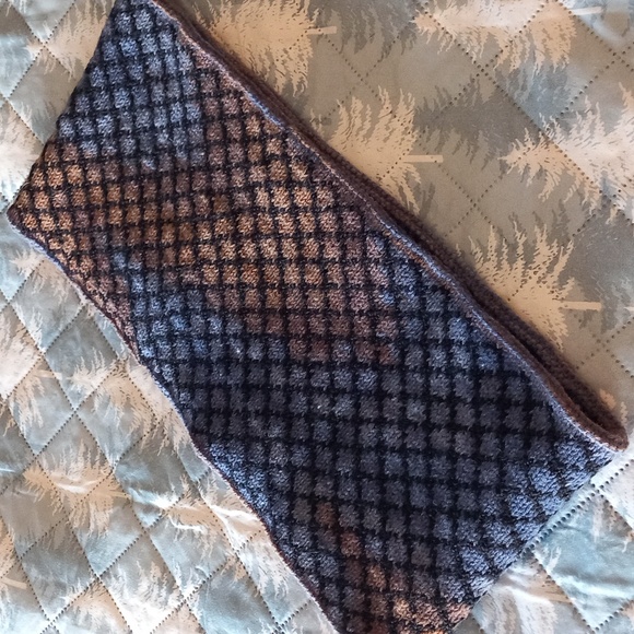 Hand knit Cowl - Picture 3 of 4